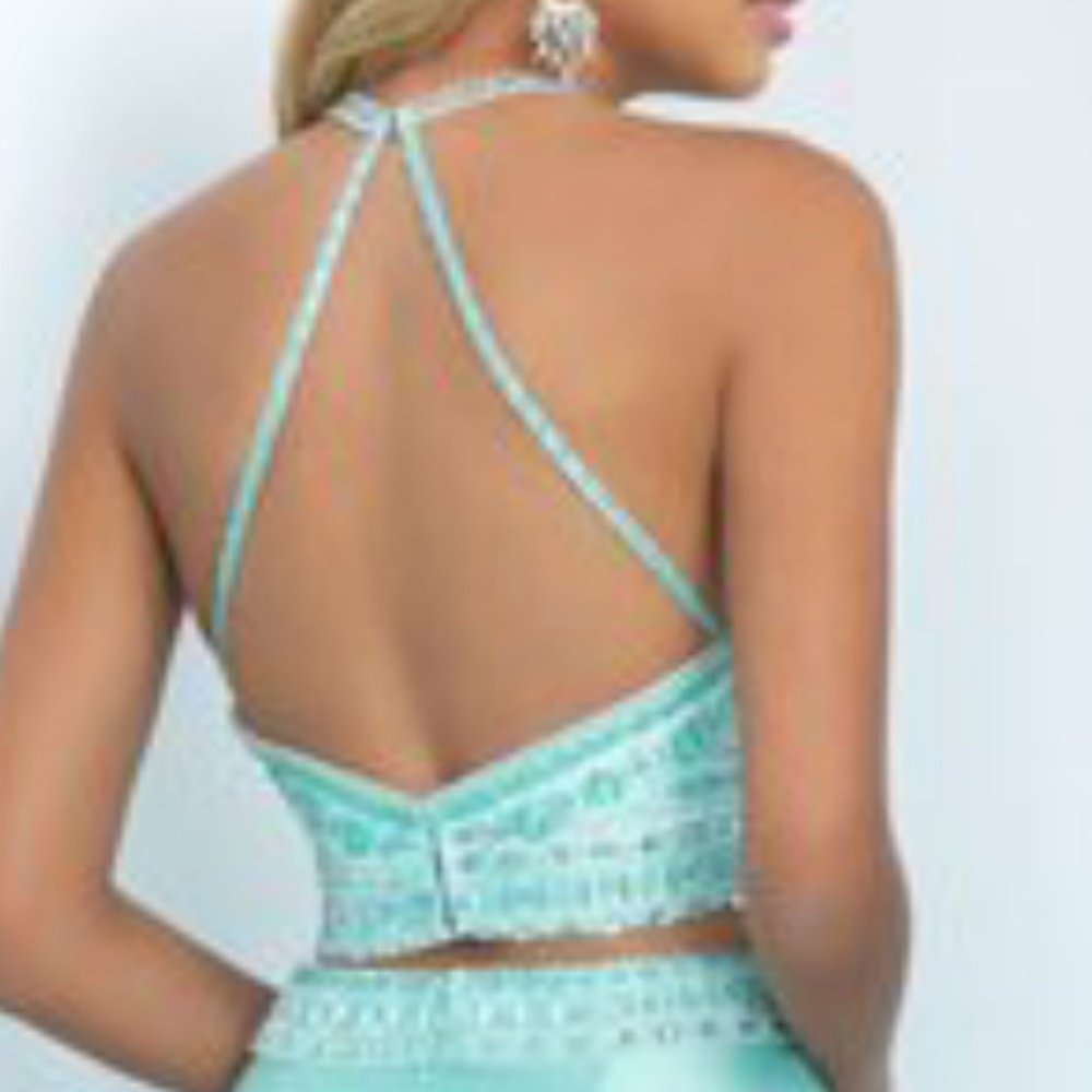 Gorgeous Formal - Picture 3 of 3